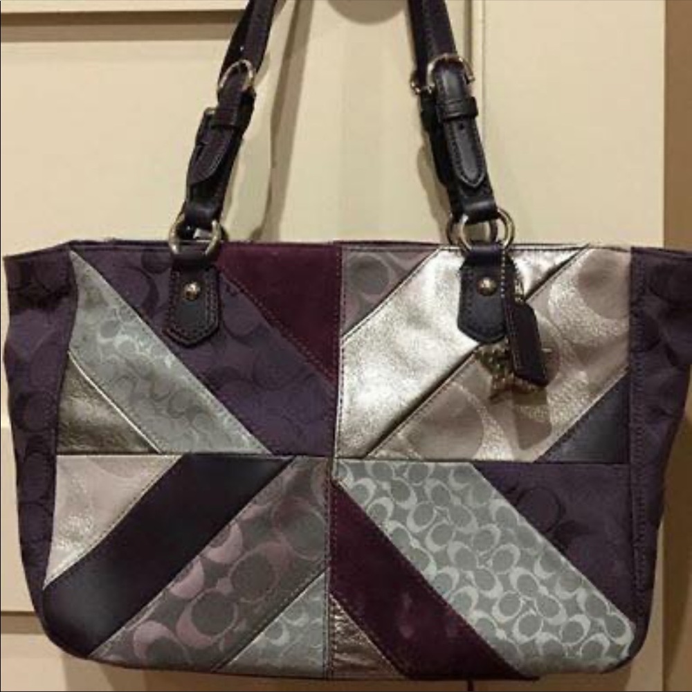 Authentic Coach bag. Very good condition! 15.5x9.